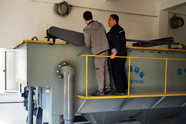 1710834579668700.jpg 6001.jpg